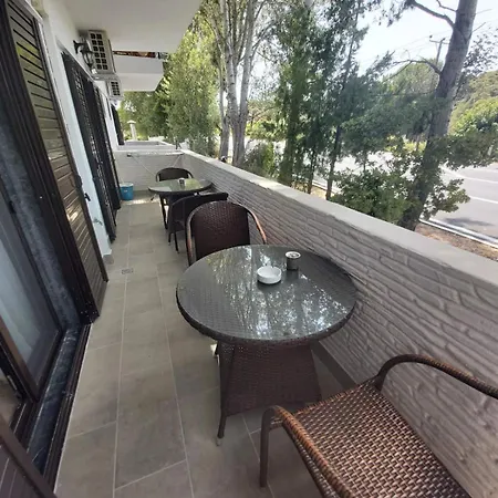 House Karga Ξενοδοχείο με διαμερίσματα